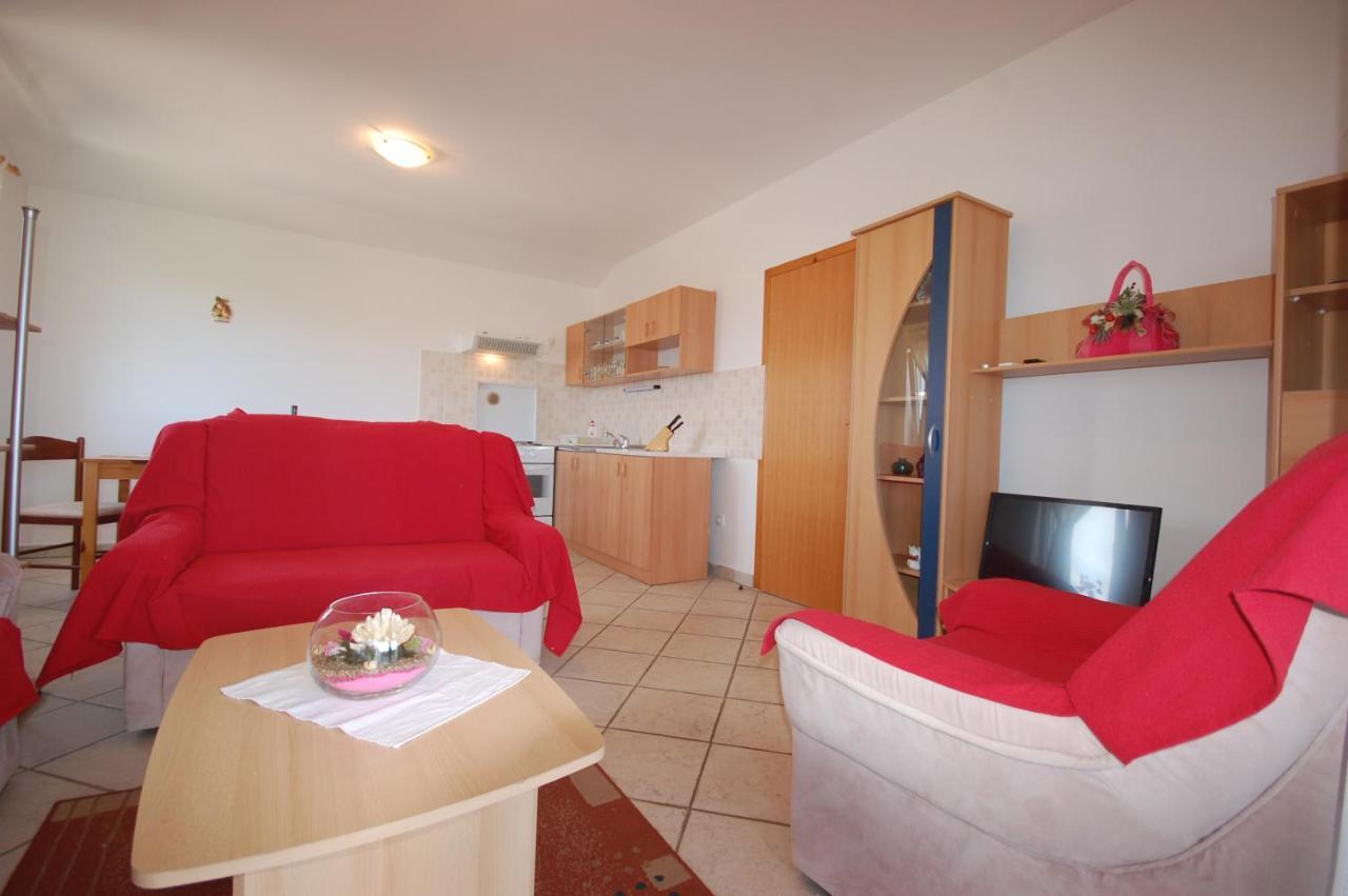 Apartments Novak By El-Pi Tours Malinska Kültér fotó
