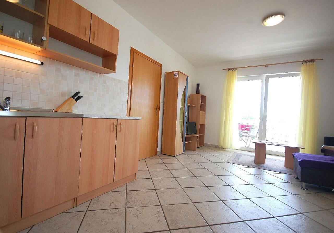 Apartments Novak By El-Pi Tours Malinska Kültér fotó