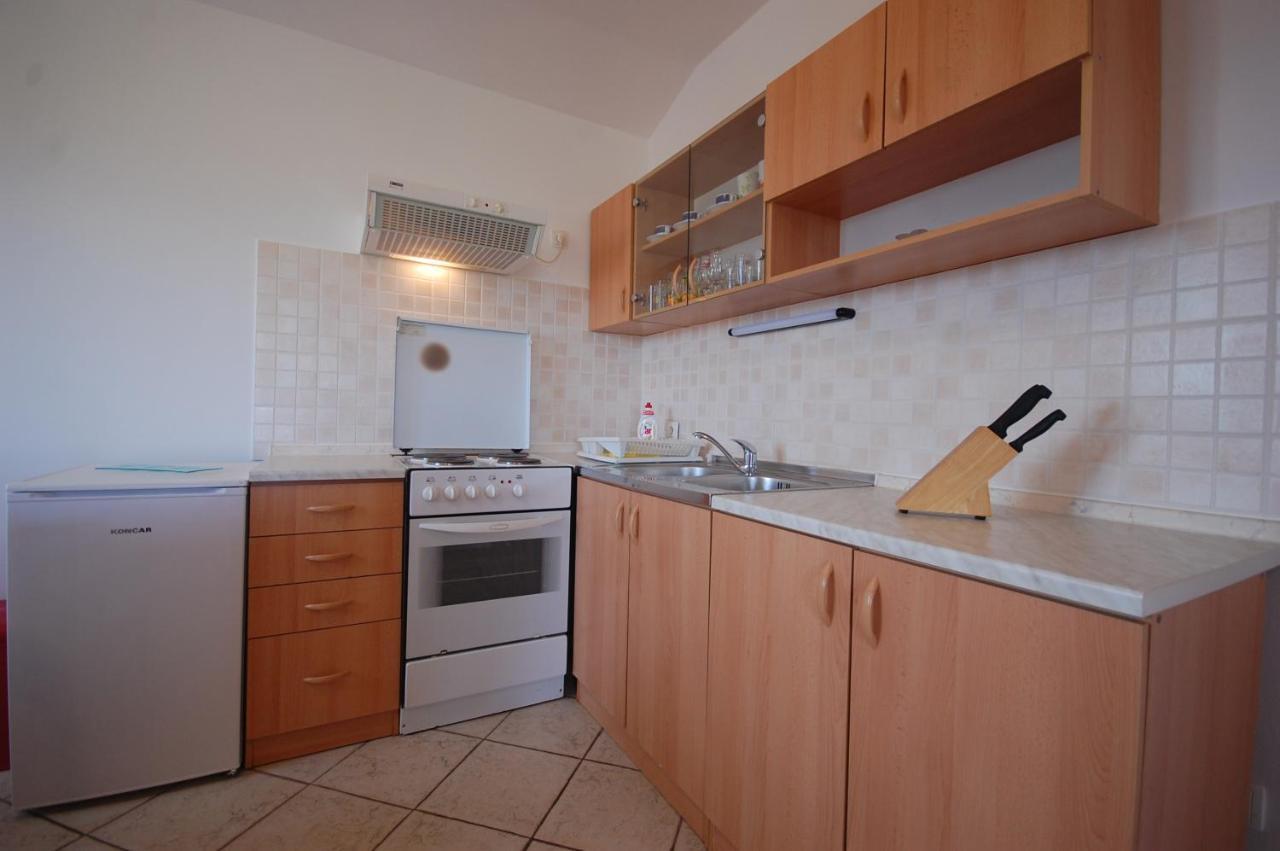 Apartments Novak By El-Pi Tours Malinska Kültér fotó